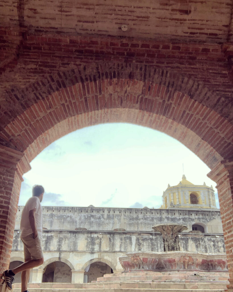 Antigua de Guatemala, La Mercad church ruins