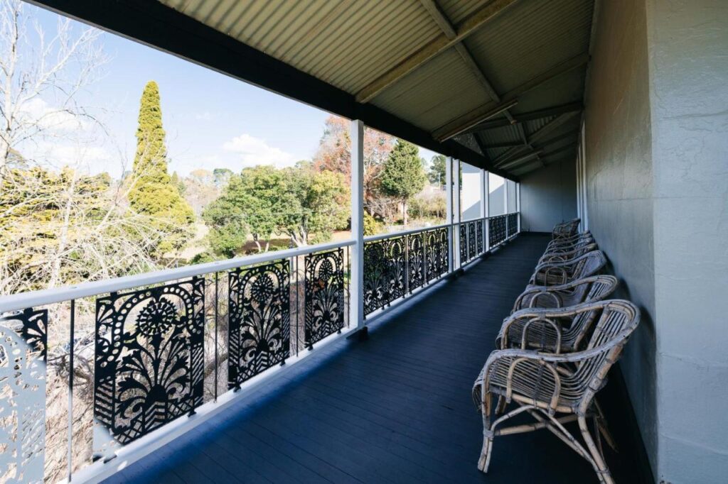 Mount Victoria hotel, blue mountains tourism, nsw accessibility